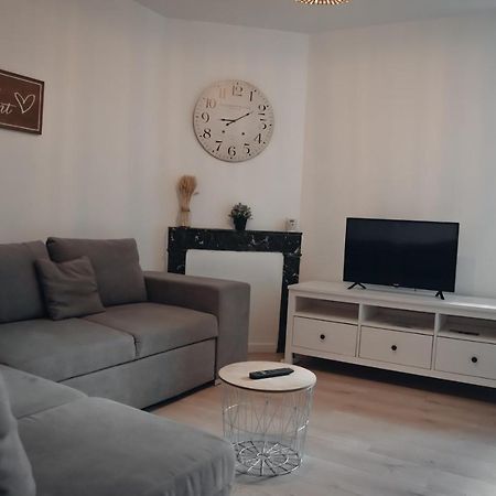 Superbe Appartement Avec Terrasse Au Calme Ernée المظهر الخارجي الصورة