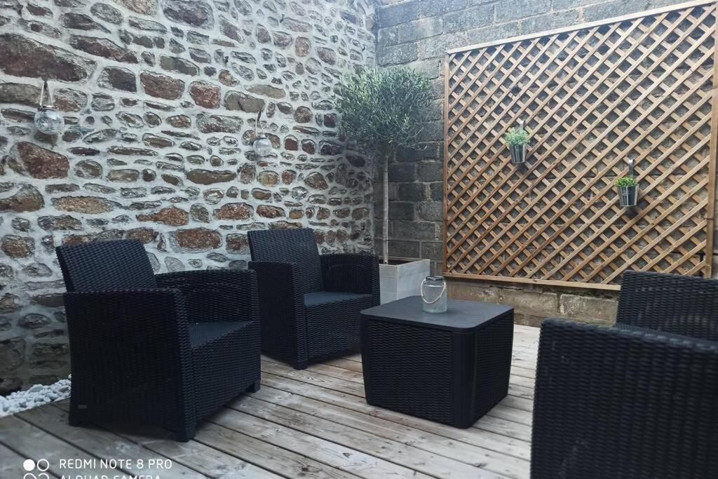Superbe Appartement Avec Terrasse Au Calme Ernée المظهر الخارجي الصورة