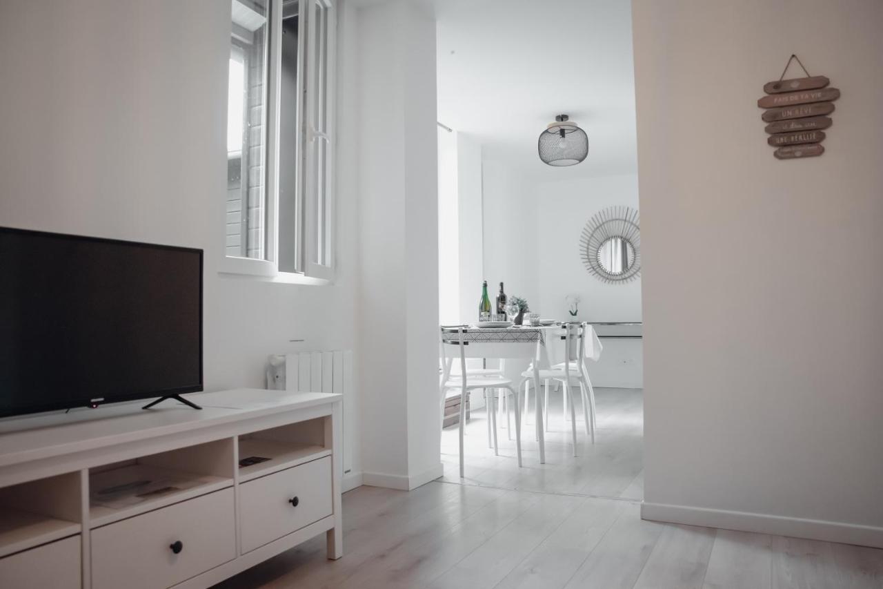 Superbe Appartement Avec Terrasse Au Calme Ernée المظهر الخارجي الصورة